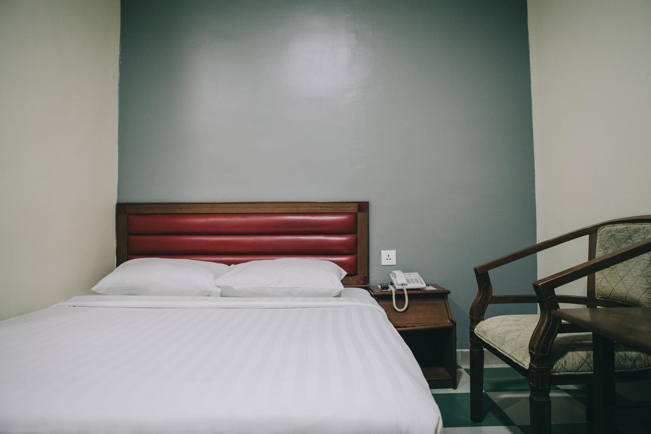Hotel Gloris Batam Екстериор снимка