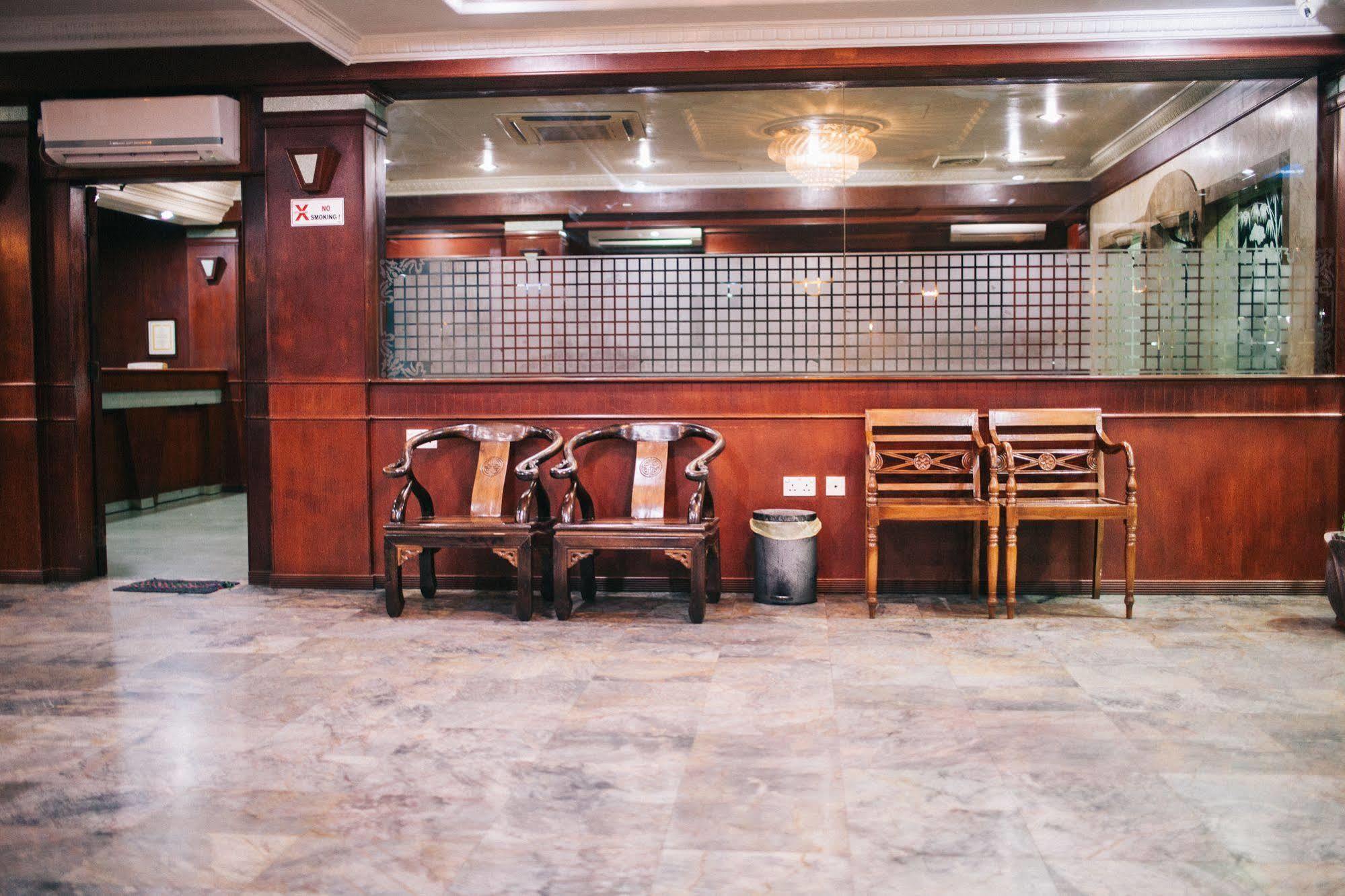 Hotel Gloris Batam Екстериор снимка