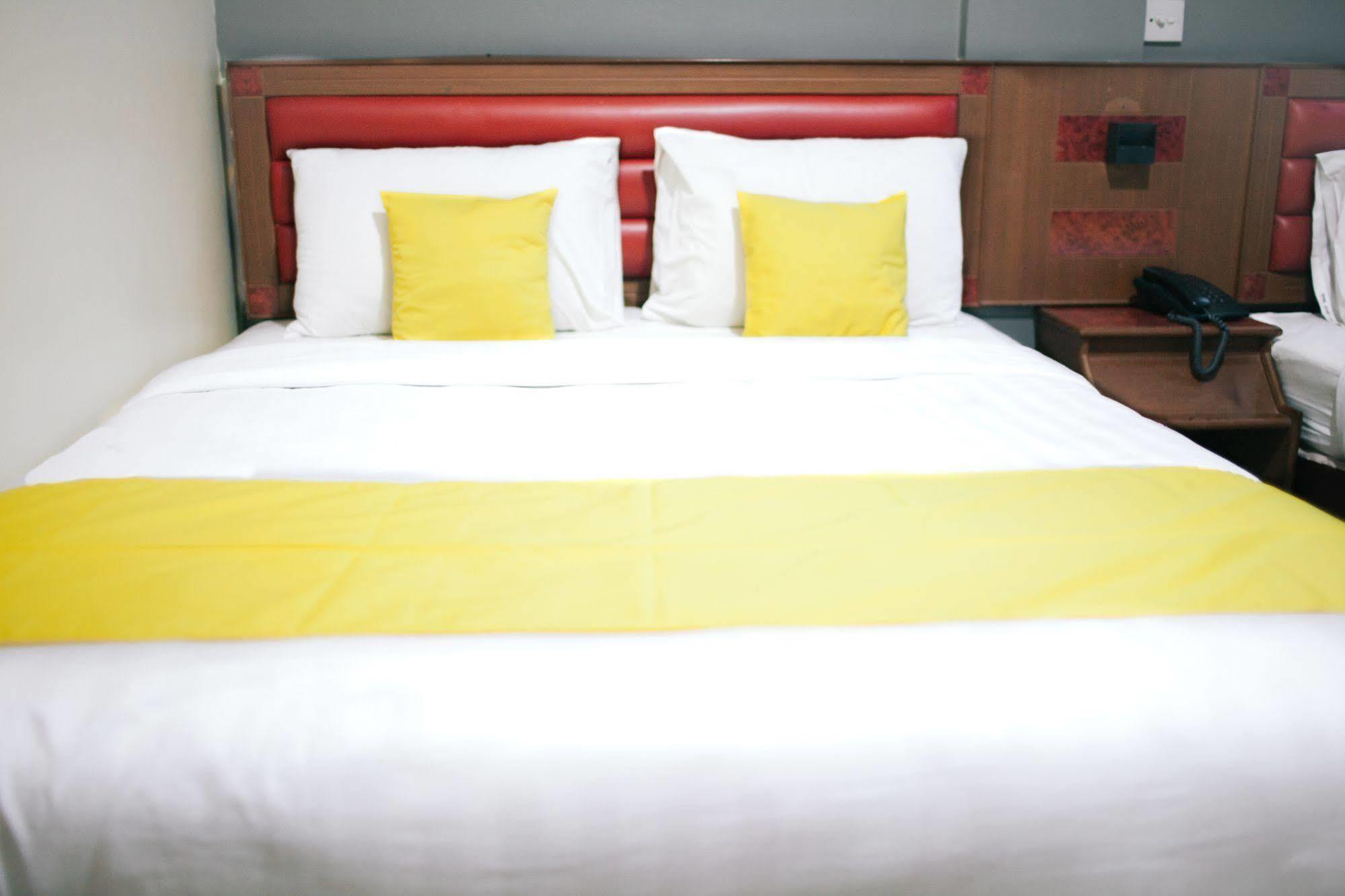 Hotel Gloris Batam Екстериор снимка