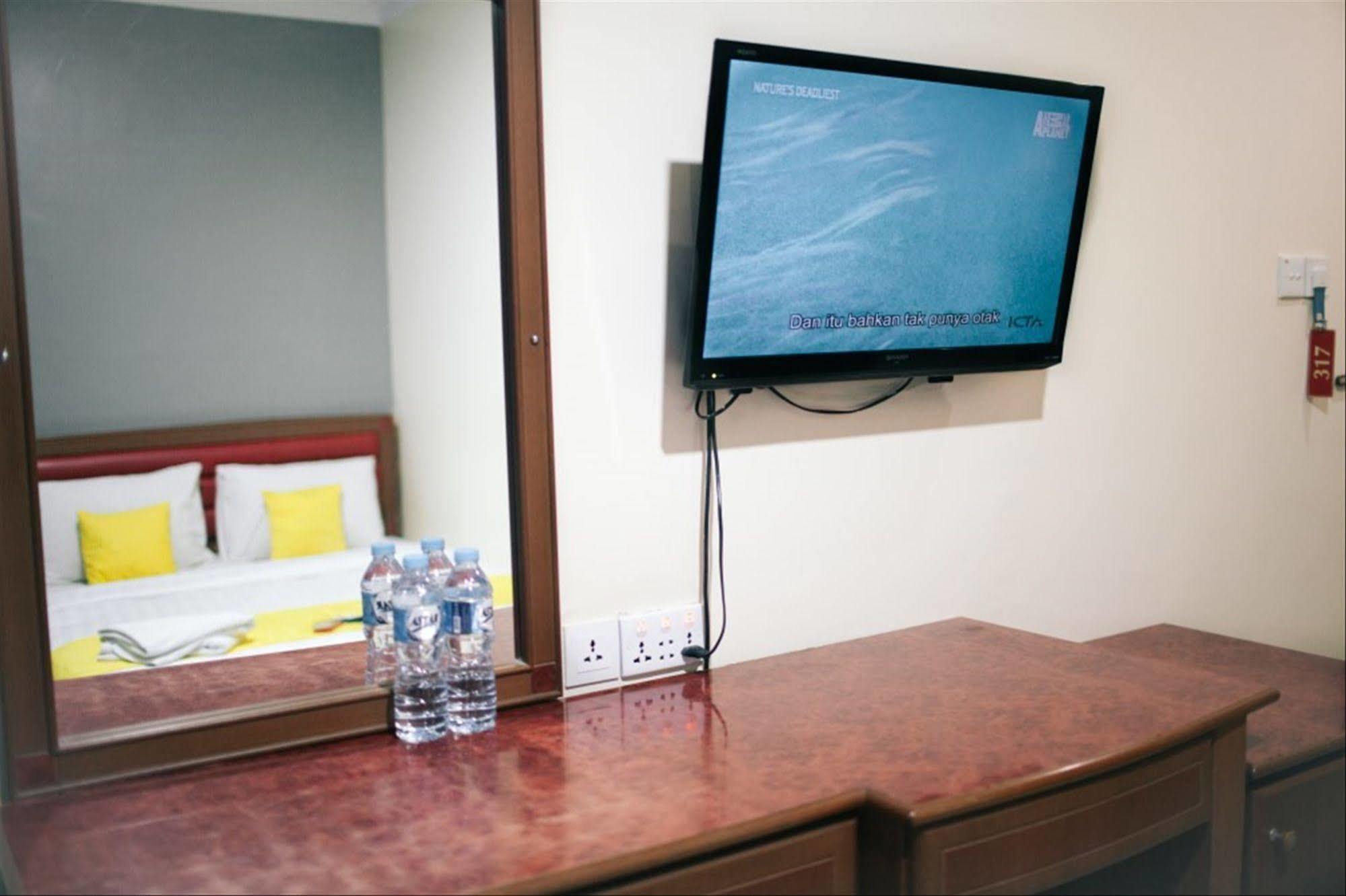 Hotel Gloris Batam Екстериор снимка